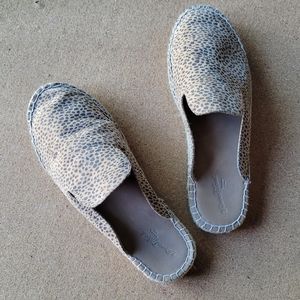Cheetah Print Slip-on Shoes by Universal Thread SZ US 7